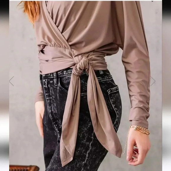 Buckle Top, Surplice Side Tie Top WILLOW & ROOT Size, XL - Picture 3 of 10